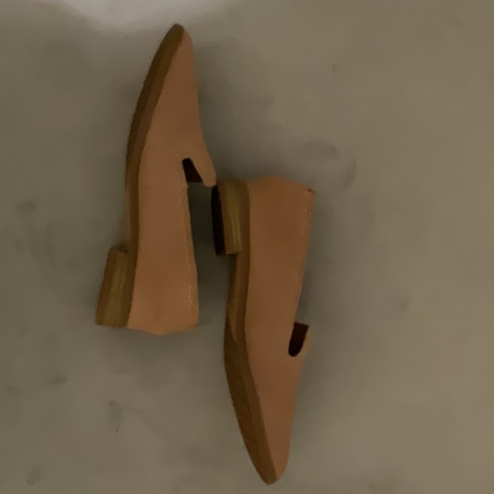 Clarks Women's Loafers in Pinkish Tan - Picture 3 of 4